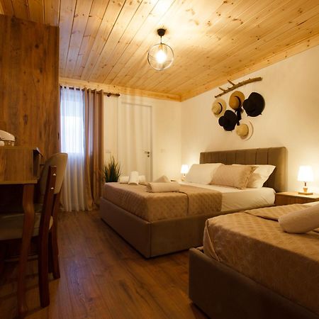 Guva Guest House Гірокастра Екстер'єр фото
