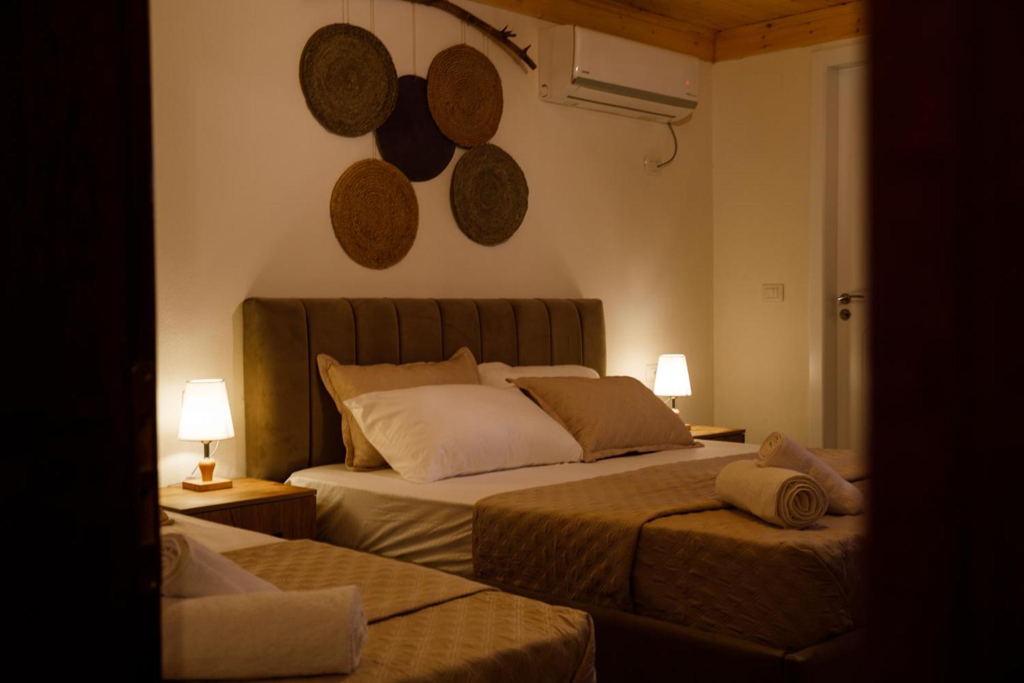 Guva Guest House Гірокастра Екстер'єр фото