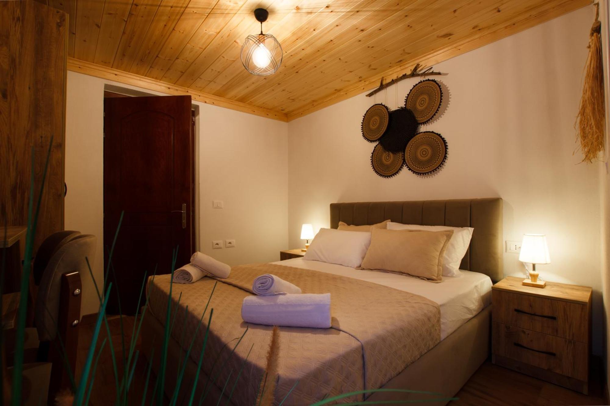 Guva Guest House Гірокастра Екстер'єр фото