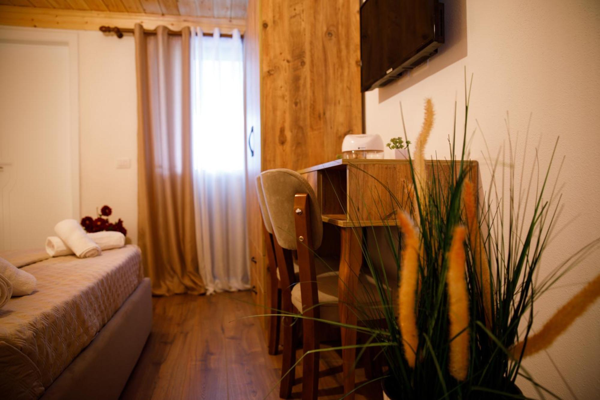 Guva Guest House Гірокастра Екстер'єр фото